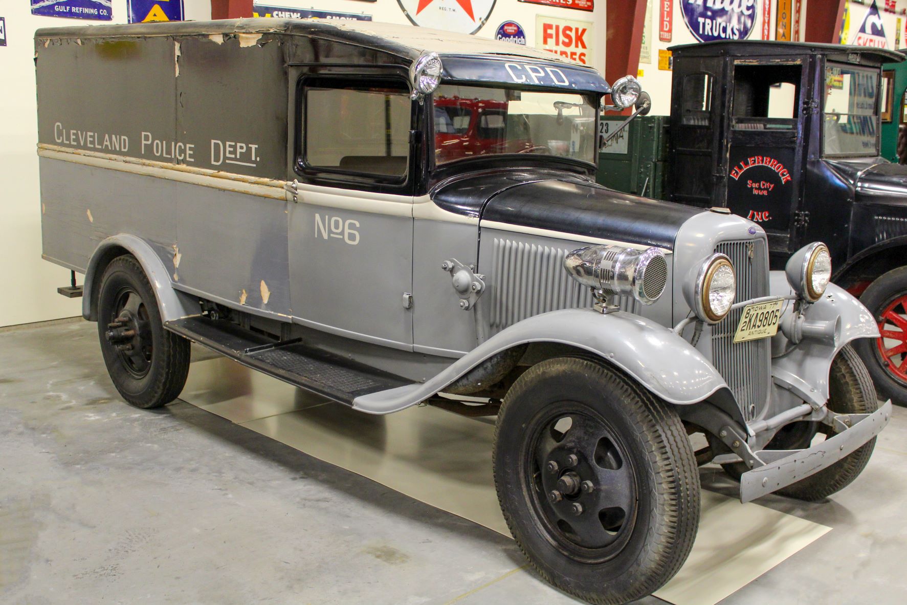 1933 Ford Paddy Wagon